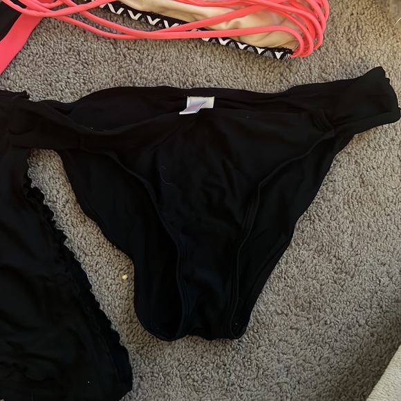 SOLD Mix and match bikini tops and bottoms - Picture 5 of 5